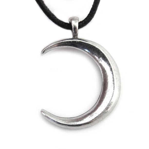 Lunar Attraction Amulet